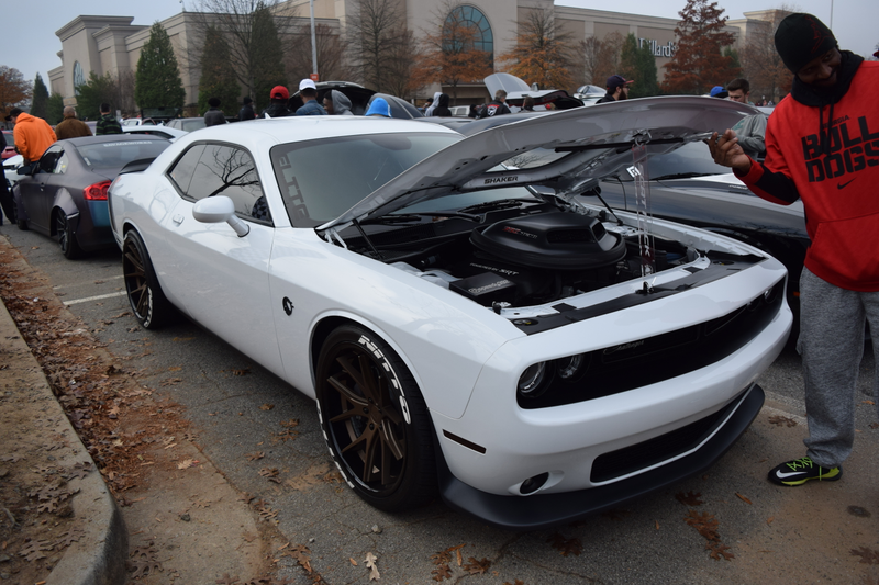 Illustration for article titled I went to Caffeine and Octane this morning and walked around some Challengers ...